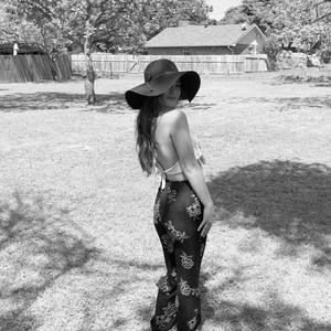 Meet your Posher, Avery